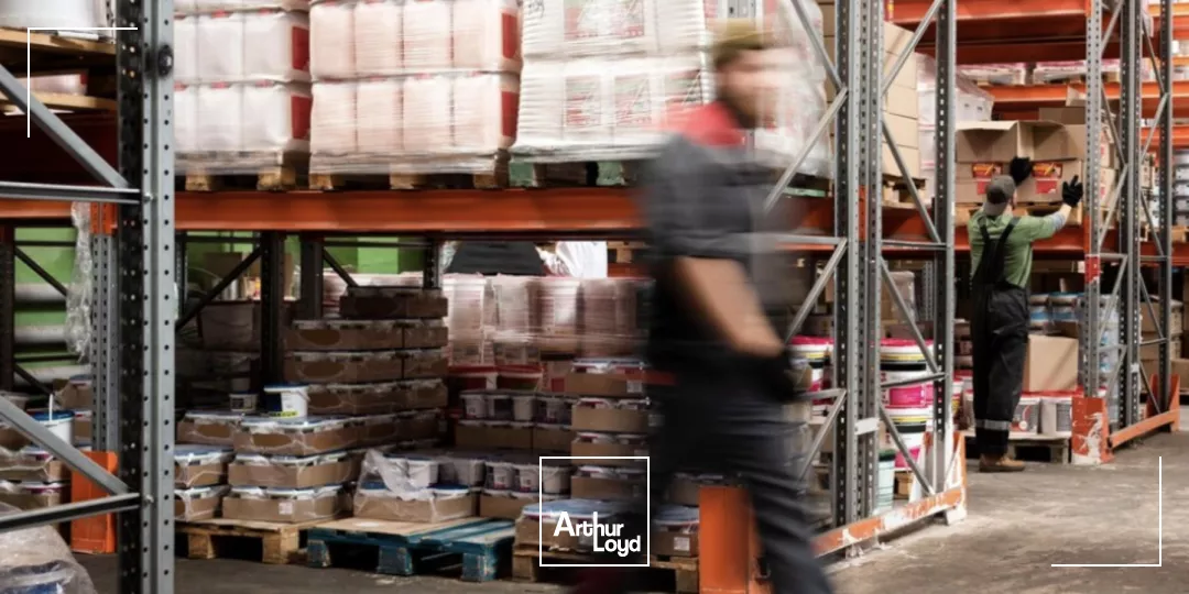 Locaux d'activités à louer - 1600 m2 - Axe direct autoroute