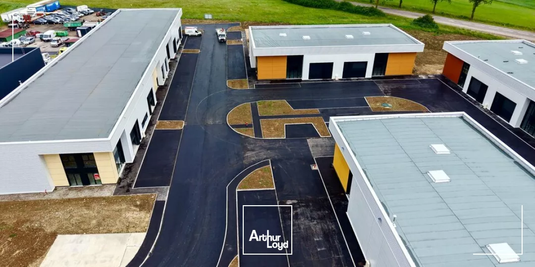 LOCAL D'ACTIVITE - ENTREPOT à LOUER de 759 m²