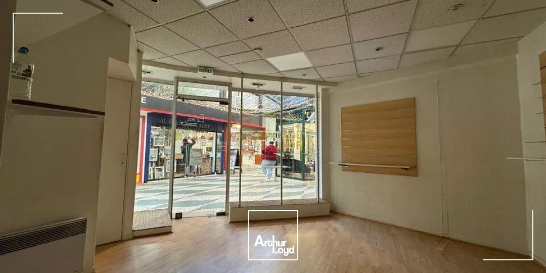 TOURS HYPERCENTRE COMMERCE A LOUER 57 M² GALERIE DU GRAND PASSAGE