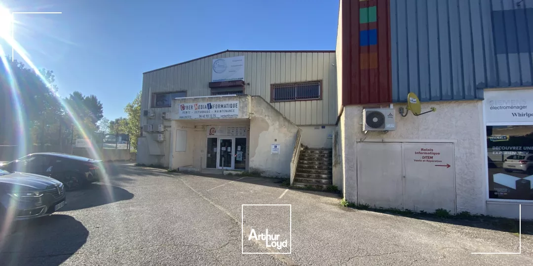 Plusieurs surfaces de bureaux Venelles