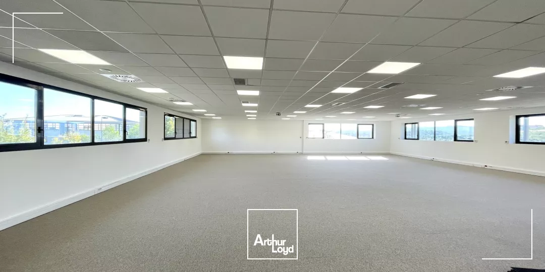 BAISSE DE PRIX ! Bureaux à louer avec un bel environnement naturel à Aix-en-Provence