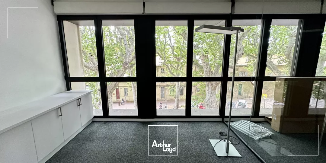 BUREAUX DE STANDING CV AVEC PARKING EN SOUS-SOL