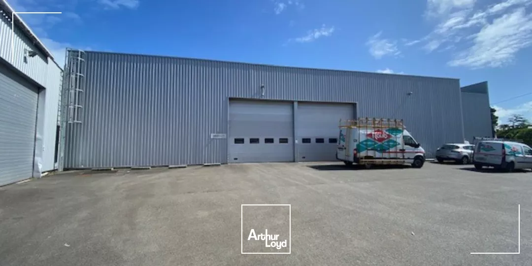 LOCAUX ACTIVITES 1285 M² LANNION