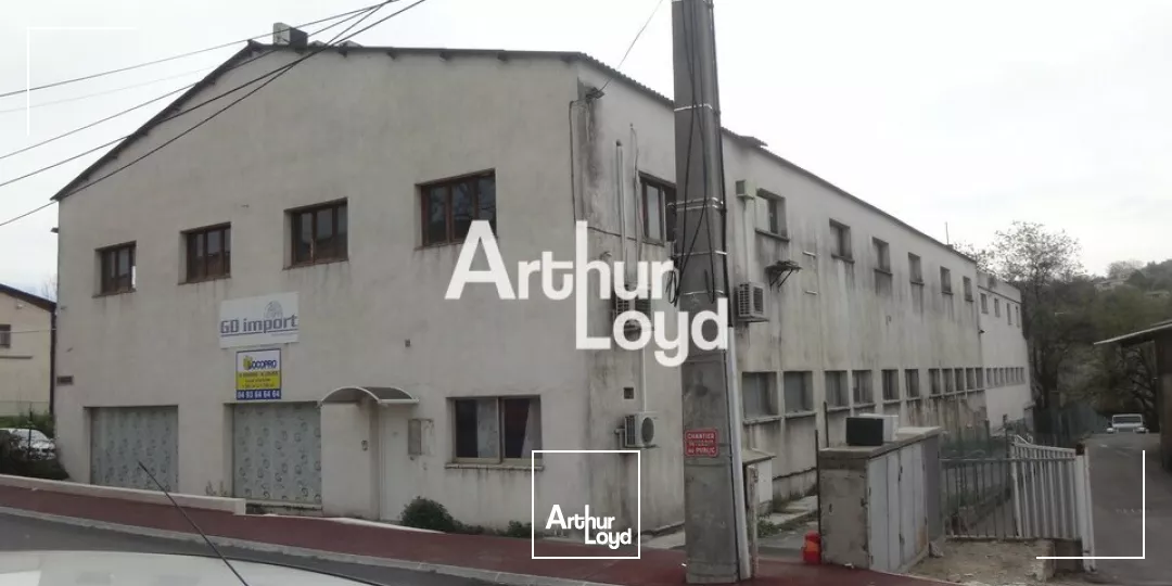 Bâtiment industriel 1800 m² à vendre ZI du Carré Grasse