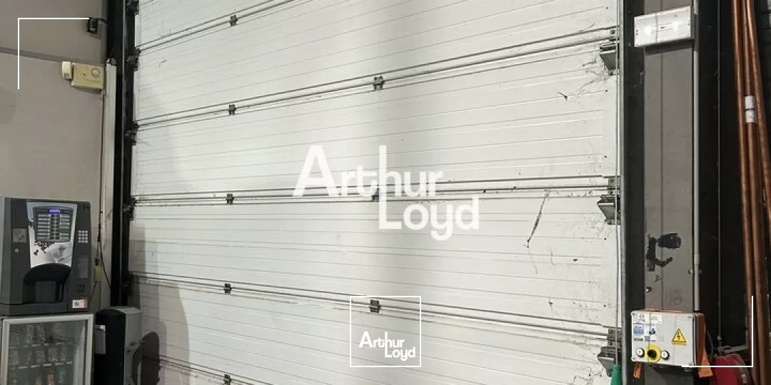 Locaux d'activité à louer 320 m² - Le Muy