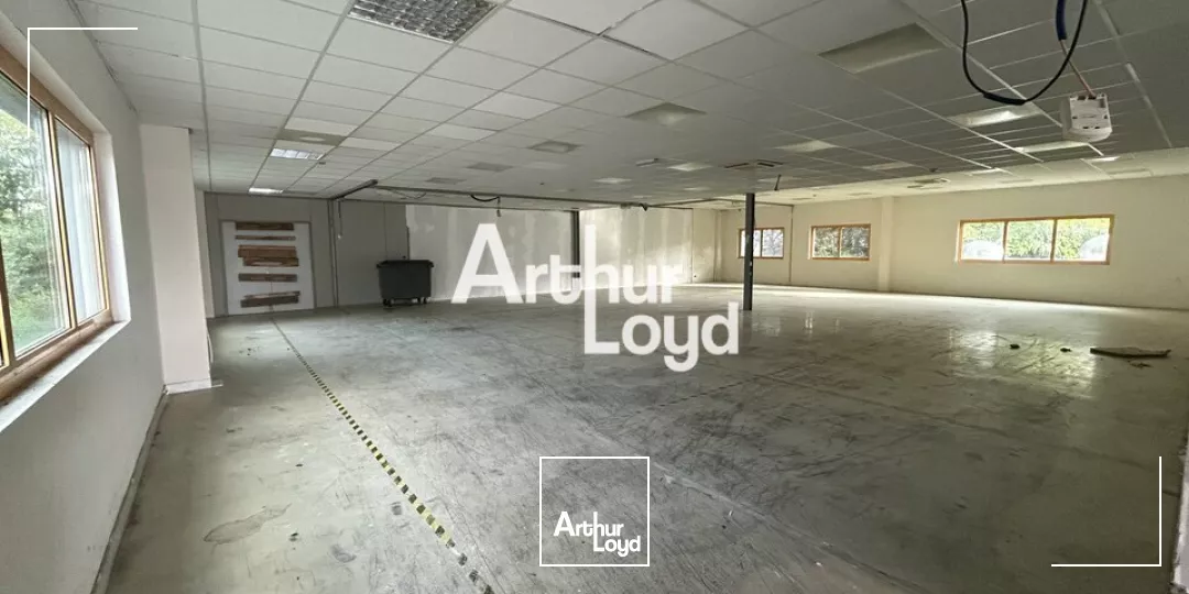 Local d'activité 540 m² à louer - Saint Raphaël