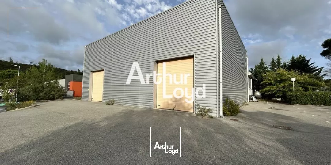 Local d'activité 540 m² à louer - Saint Raphaël