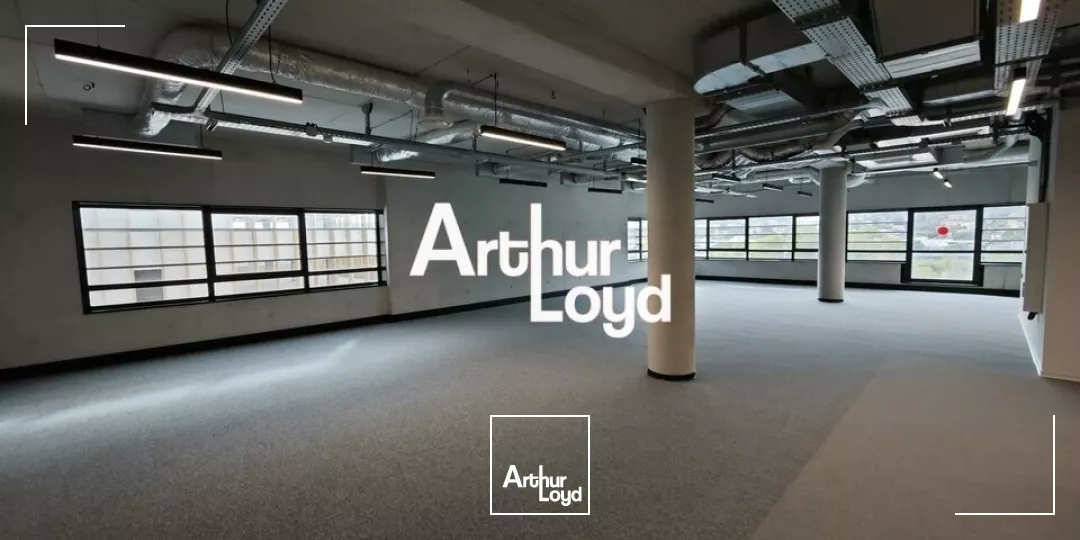 A LOUER SURFACE DE BUREAUX NEUFS AMENAGES DANS IMMEUBLE DERNIERE GENERATION