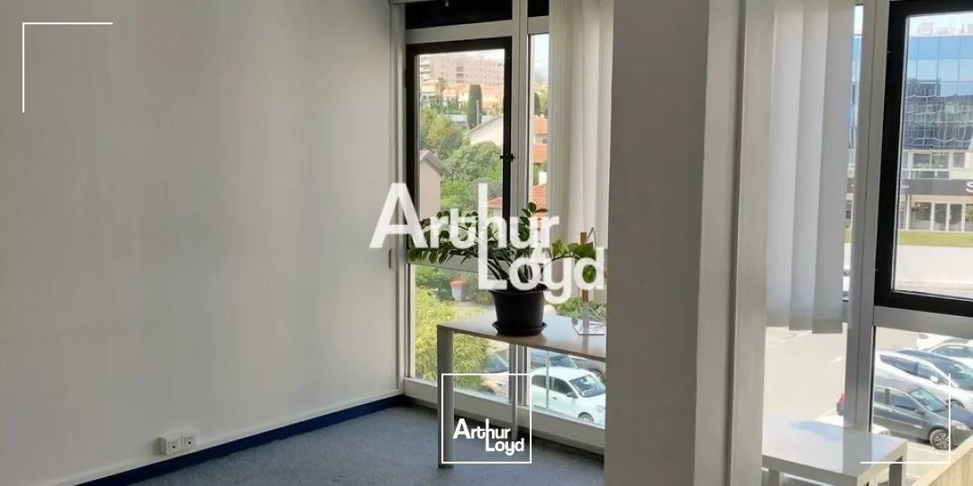 BUREAUX A LOUER 107 M² SAINT LAURENT DU VAR
