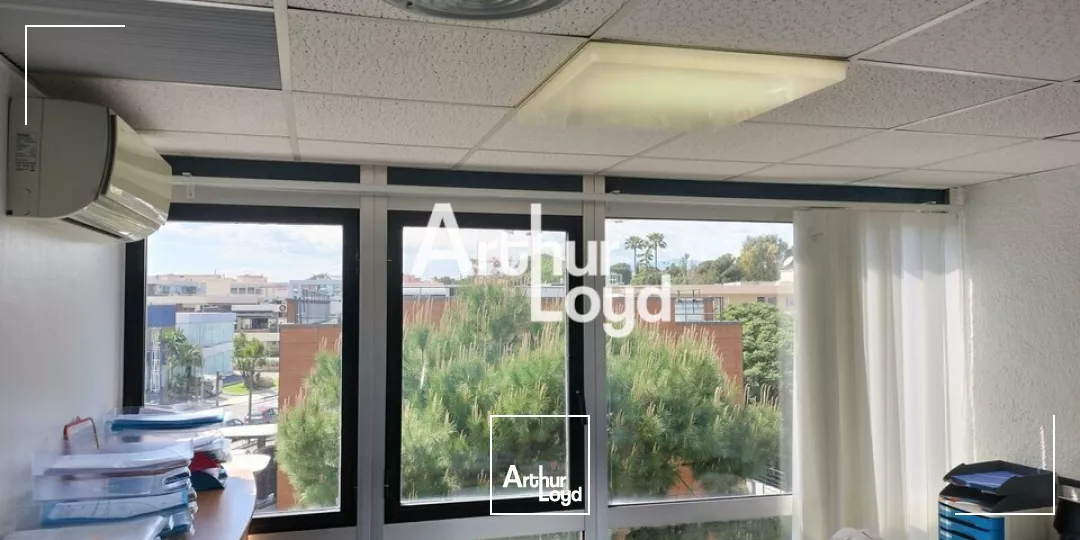 BUREAUX A LOUER 107 M² SAINT LAURENT DU VAR