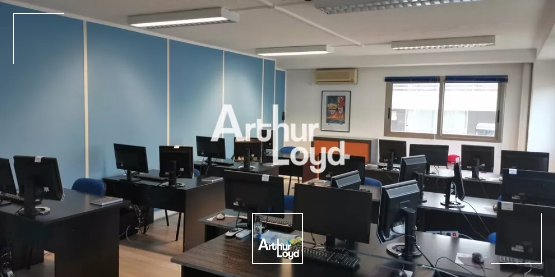 BUREAUX A LOUER 240 M² SAINT LAURENT DU VAR