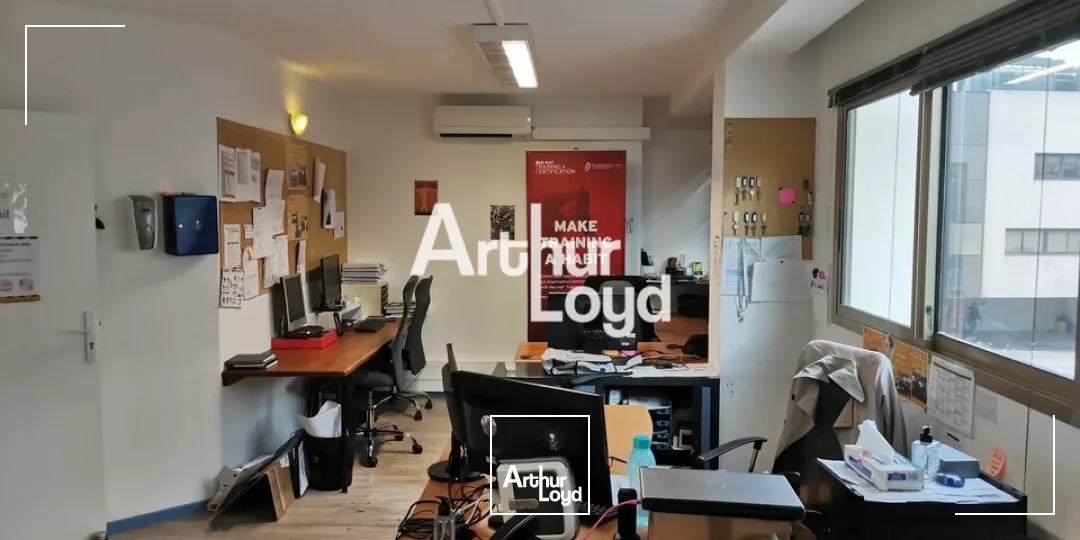 BUREAUX A LOUER 240 M² SAINT LAURENT DU VAR