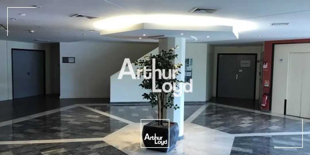 Bureaux rénovés à louer 1089 m² divisibles dès 159 m² - Sophia Antipolis
