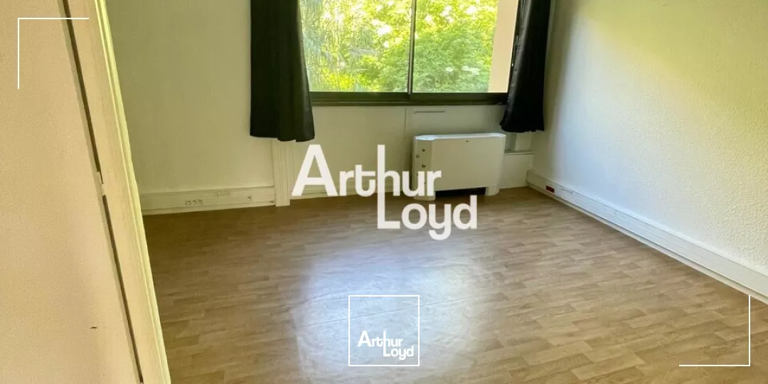 BUREAUX A LOUER 90M² A ST LAURENT DU VAR EN PERIPHERIE DE CAP 3000 EN OPEN SPACE