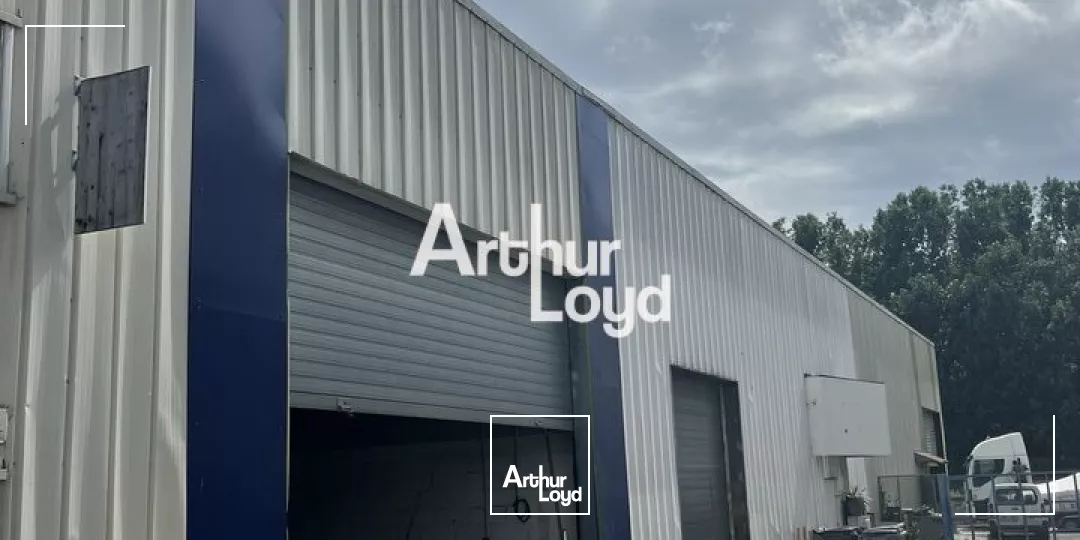 Location locaux d'activité 375 m² - Environnement tertiaire - Mandelieu la Napoule