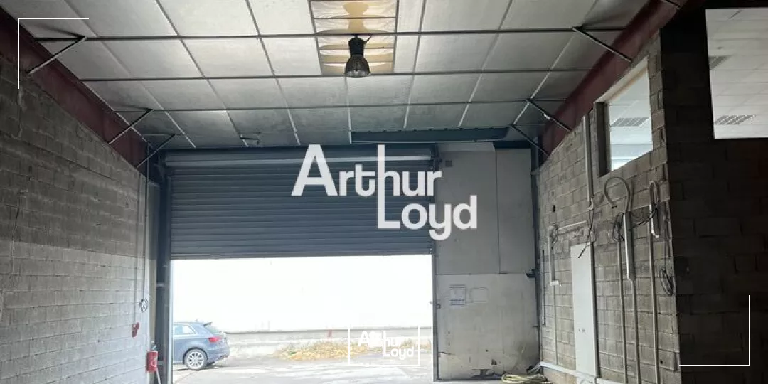 Location locaux d'activité 375 m² - Environnement tertiaire - Mandelieu la Napoule