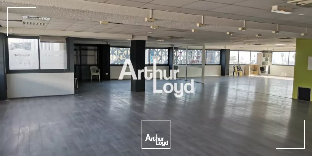 PLATEAU DE BUREAU EN OPEN SPACE DIVISIBLE 