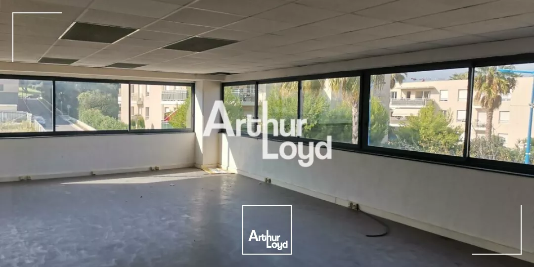 PLATEAU DE BUREAU EN OPEN SPACE DIVISIBLE 