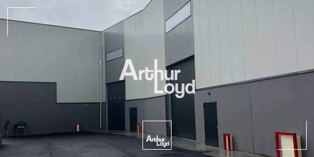 Locaux d'activité neufs 256 m² sur terrain indépendant 2550 m²