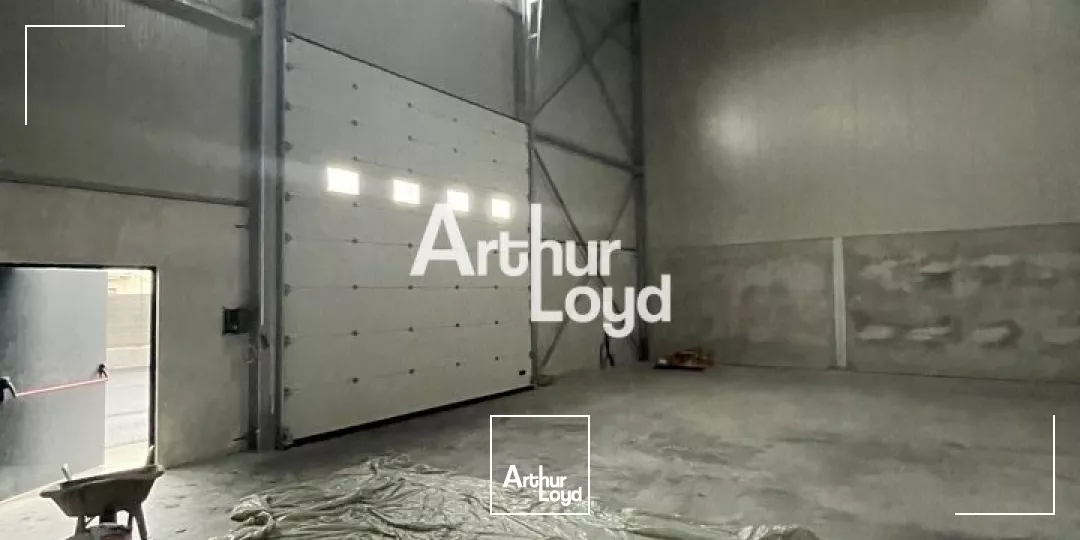 Locaux d'activité neufs 256 m² sur terrain indépendant 2550 m²