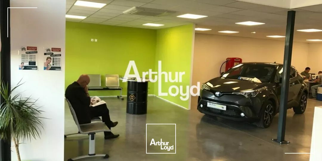 Location commerce 250 m² - Roquebrune sur Argens