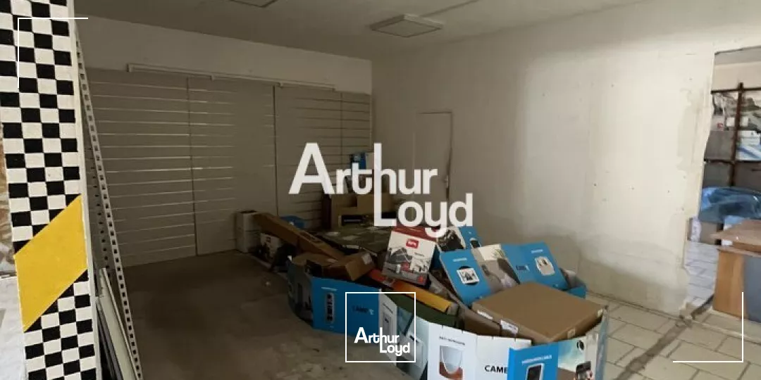 À Vendre local commercial 213 m² - Antibes