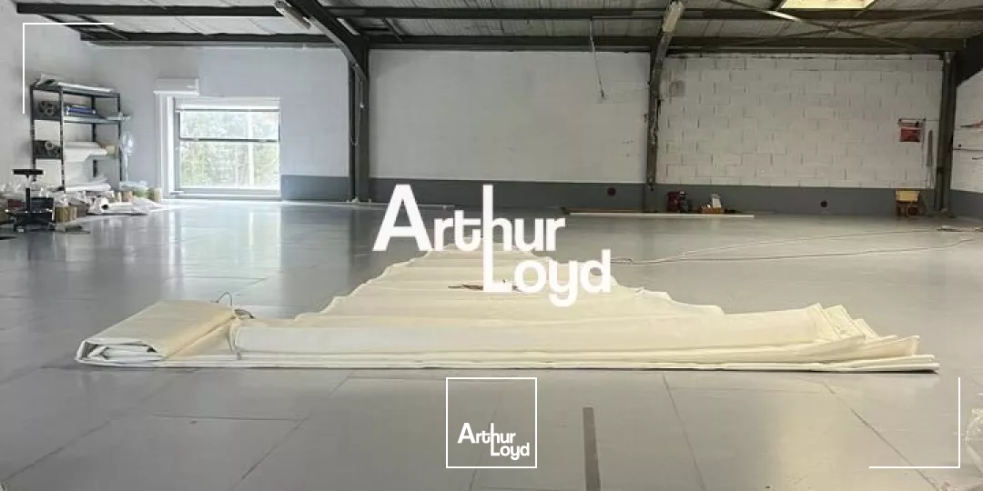 À Louer Locaux d'activité 560 m²- Mouans-Sartoux