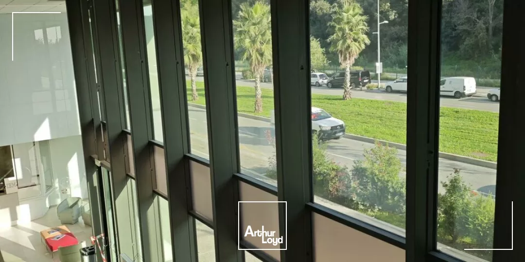 BUREAUX DE 182 M² EN OPEN SPACE A LOUER SUR NICE OUEST A PARTIR DE 74 M²