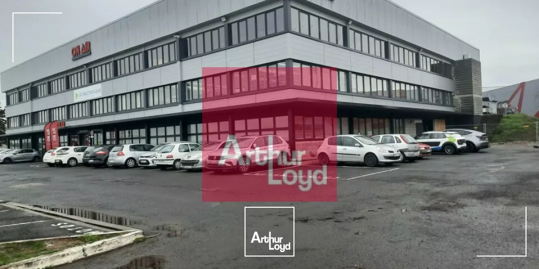 LEMPDES A LOUER LOCAL ACTIVITE 800 M²