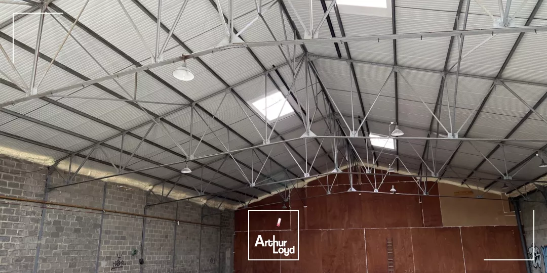 A LOUER - LOCAL D'ACTIVITÉ - 575 M2 - SAINT-QUENTIN