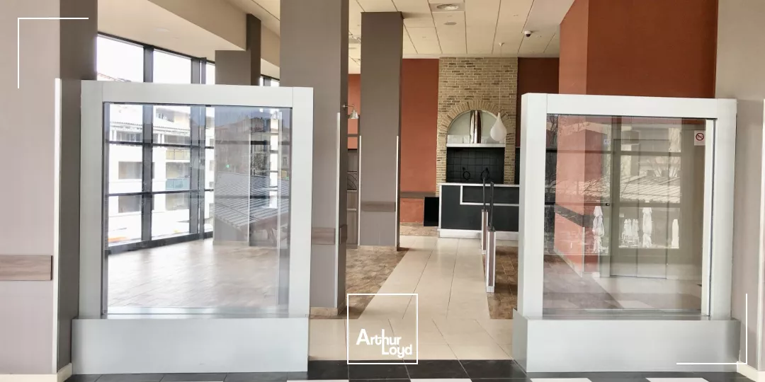 LOCAL PRIME 297m² A LOUER PLACE MORGAN