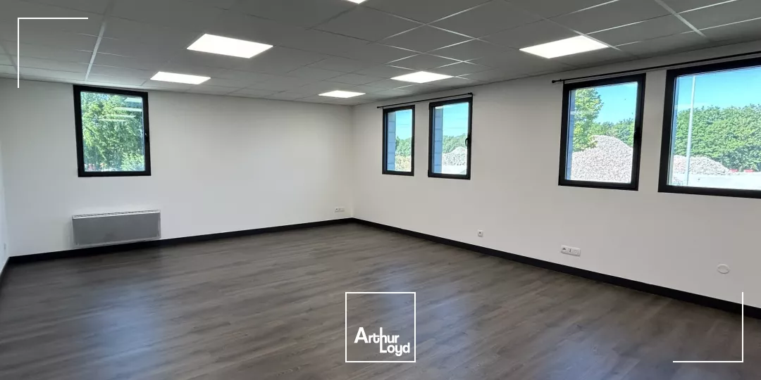 Très bel entrepôt à louer en zone industrielle de Somain avec de belles prestations sur un site clos . Rare sur ce secteur 