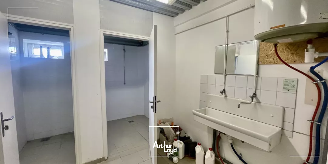 Locaux d'activité à vendre à ESLETTES 76710