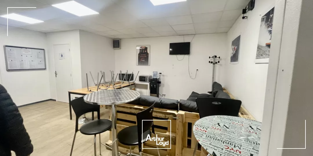 Locaux d'activité à vendre à ESLETTES 76710