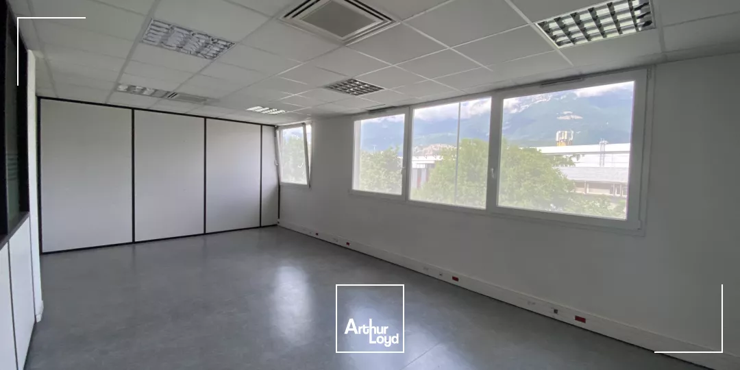 BUREAUX A LOUER ECHIROLLES 330M² ERP 5 AVEC ASCENSSEUR 