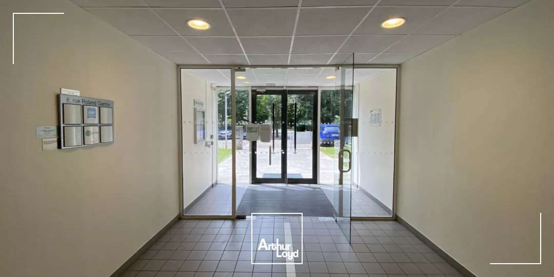 A LOUER BUREAUX EYBENS PARC ARBORE PROCHE TRAM ET COMMODITES