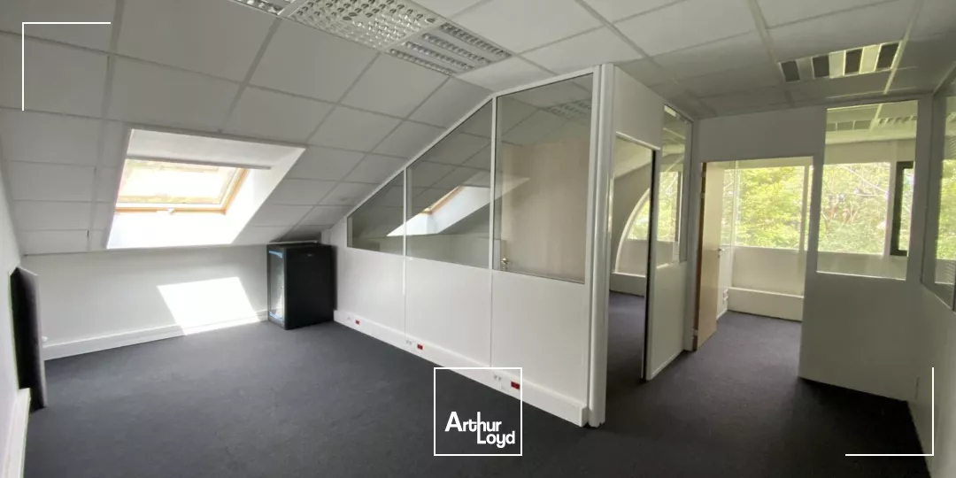 A LOUER BUREAUX EYBENS PARC ARBORE PROCHE TRAM ET COMMODITES