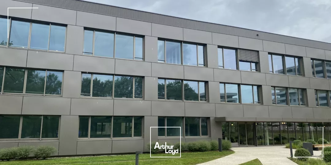 BUREAUX A LOUER MEYLAN ICONE 7386M² DIVISIBLE REFAITS A NEUF