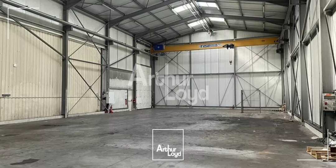 ANGERS SUD LOCAL D'ACTIVITÉ 2 200 M² A VENDRE