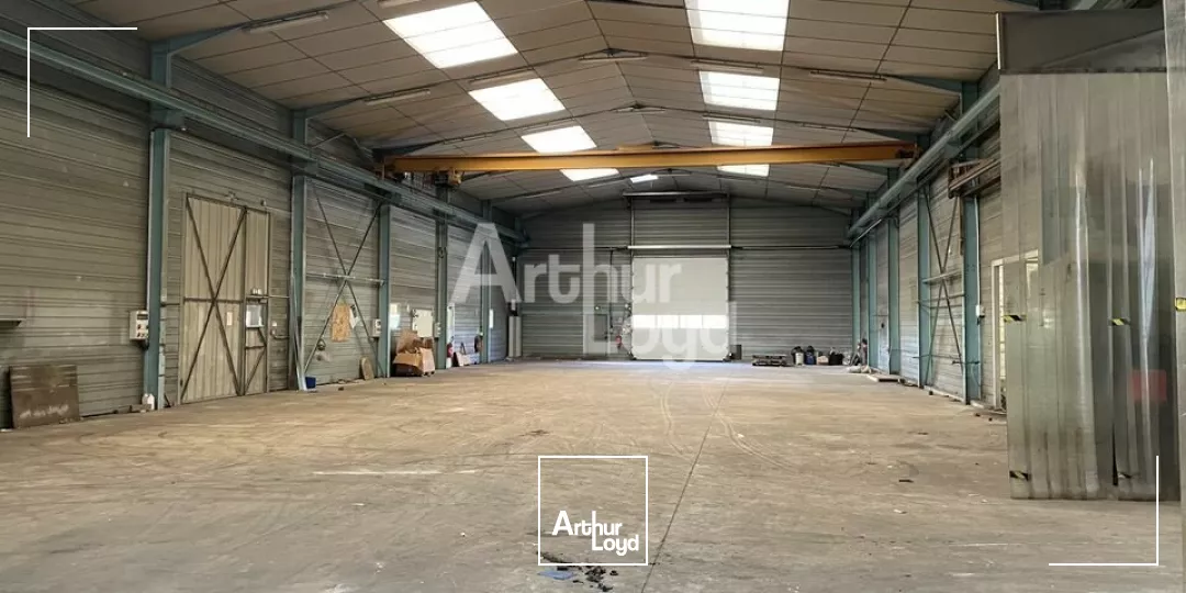 ANGERS SUD LOCAL D'ACTIVITÉ 2 200 M² A VENDRE