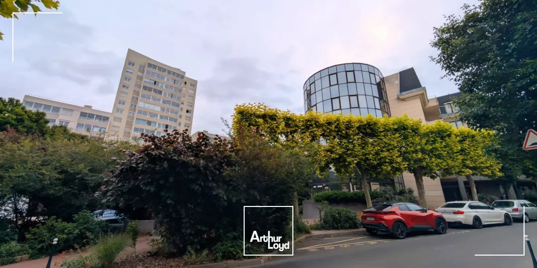 BUREAUX A LOUER AU PIED DU RER C A SAINT GRATIEN