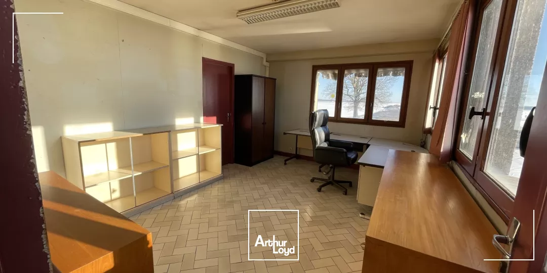 Locaux d'activité à vendre à NAGEL SEEZ MESNIL 27190