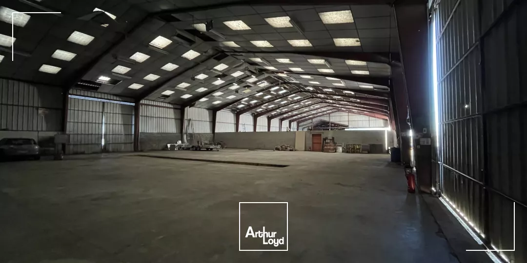 Locaux d'activité à vendre à NAGEL SEEZ MESNIL 27190