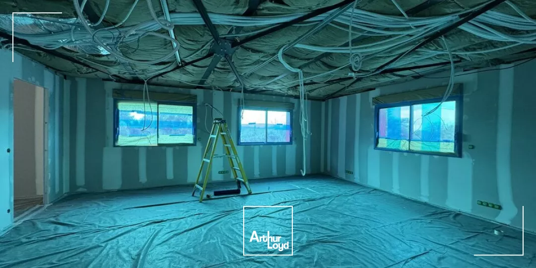 LOCAL D'ACTIVITÉ À L'ACHAT NEUF BELLE PRESTATIONS ROCADE PARTHENAY POMPAIRE PROCHE CENTRE VILLE