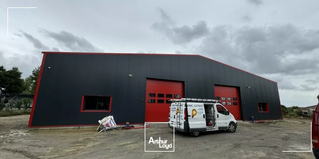 LOCAL D'ACTIVITÉ À L'ACHAT NEUF BELLE PRESTATIONS ROCADE PARTHENAY POMPAIRE PROCHE CENTRE VILLE