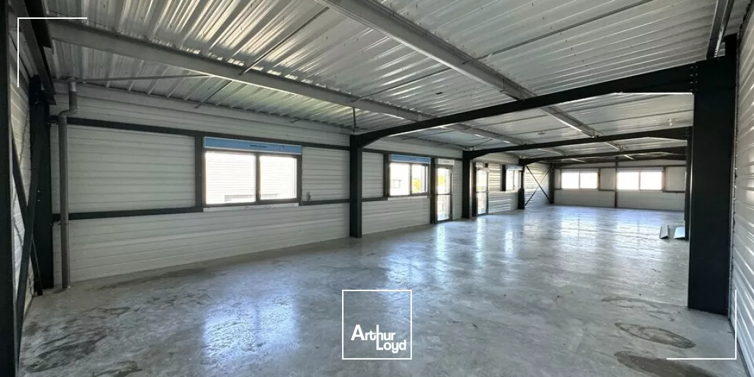 LOCATION BUREAUX ZONE MENDES FRANCE AVEC PARKINGS PROJET NEUF 147m2 FACILE D'ACCES