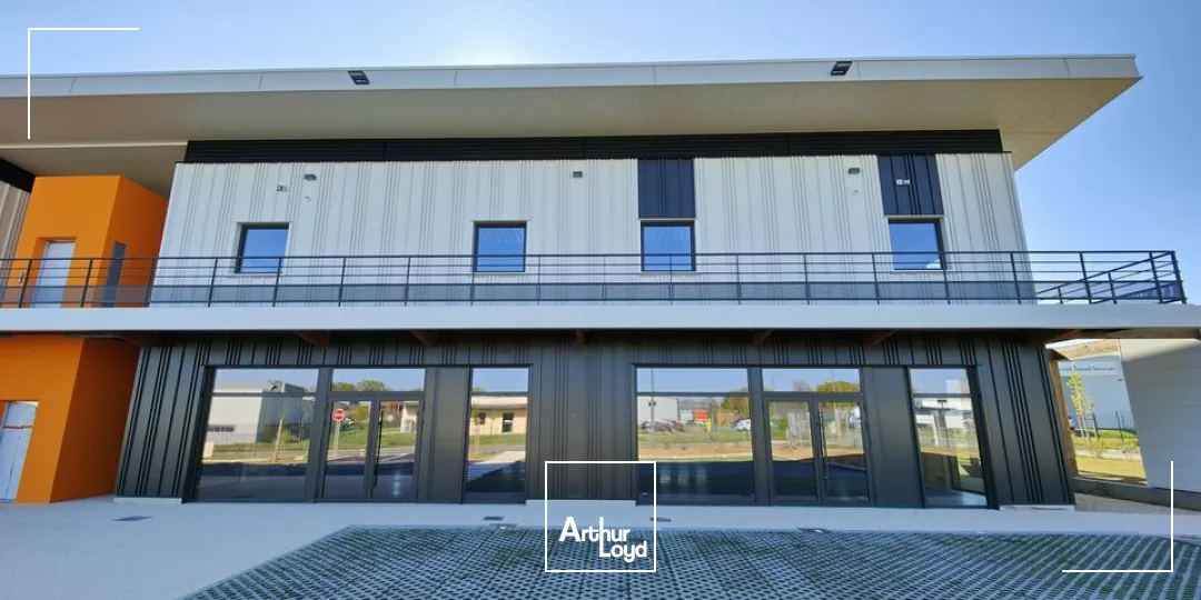 POITIERS SUD ZONE AUCHAN - BUREAUX NEUF A LOUER 296M² 