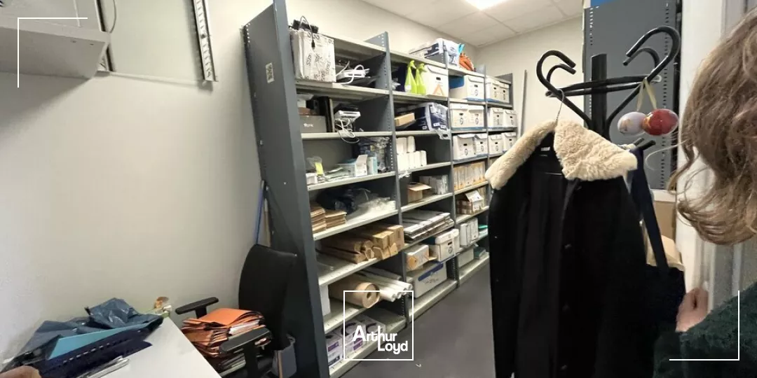 À LOUER - ENSEMBLE DE BUREAUX SITUÉS À POITIERS SUD DE 210 M2 - PROCHES DE TOUTES COMMODITÉS 