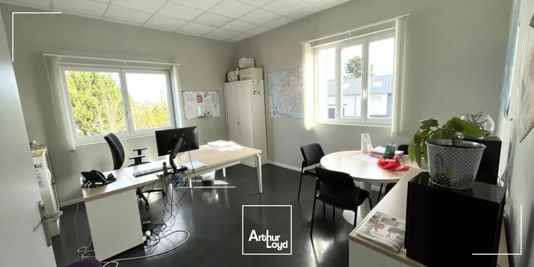 À LOUER - ENSEMBLE DE BUREAUX SITUÉS À POITIERS SUD DE 210 M2 - PROCHES DE TOUTES COMMODITÉS 