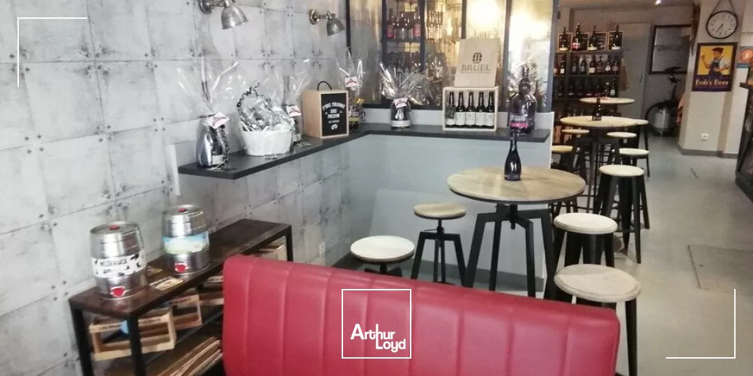 OPPORTUNITE ACHAT HYPER CENTRE NIORT BAR AVEC LOGEMENT ET TERRASSE